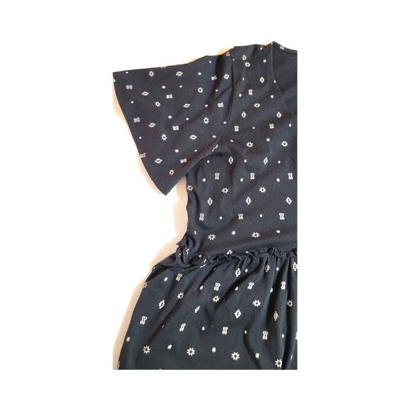 Torrid Short Sleeve Top Sz 00 M L Black White Empire Waist Babydoll V Neck Tie - Picture 6 of 9